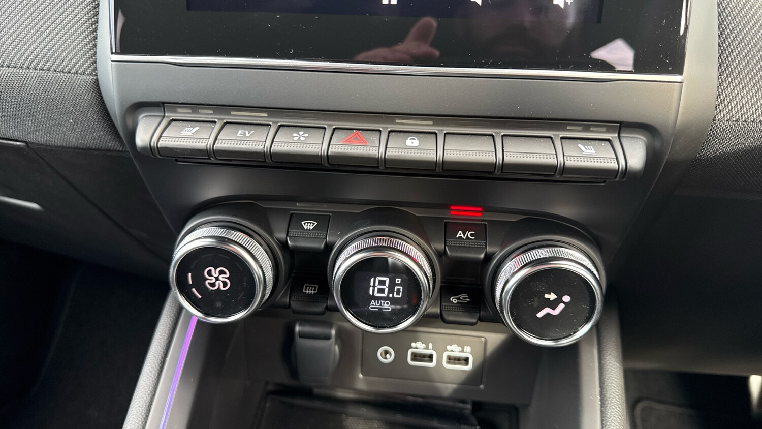 Used Renault Clio 2025 for sale - 76164402: Photo 35