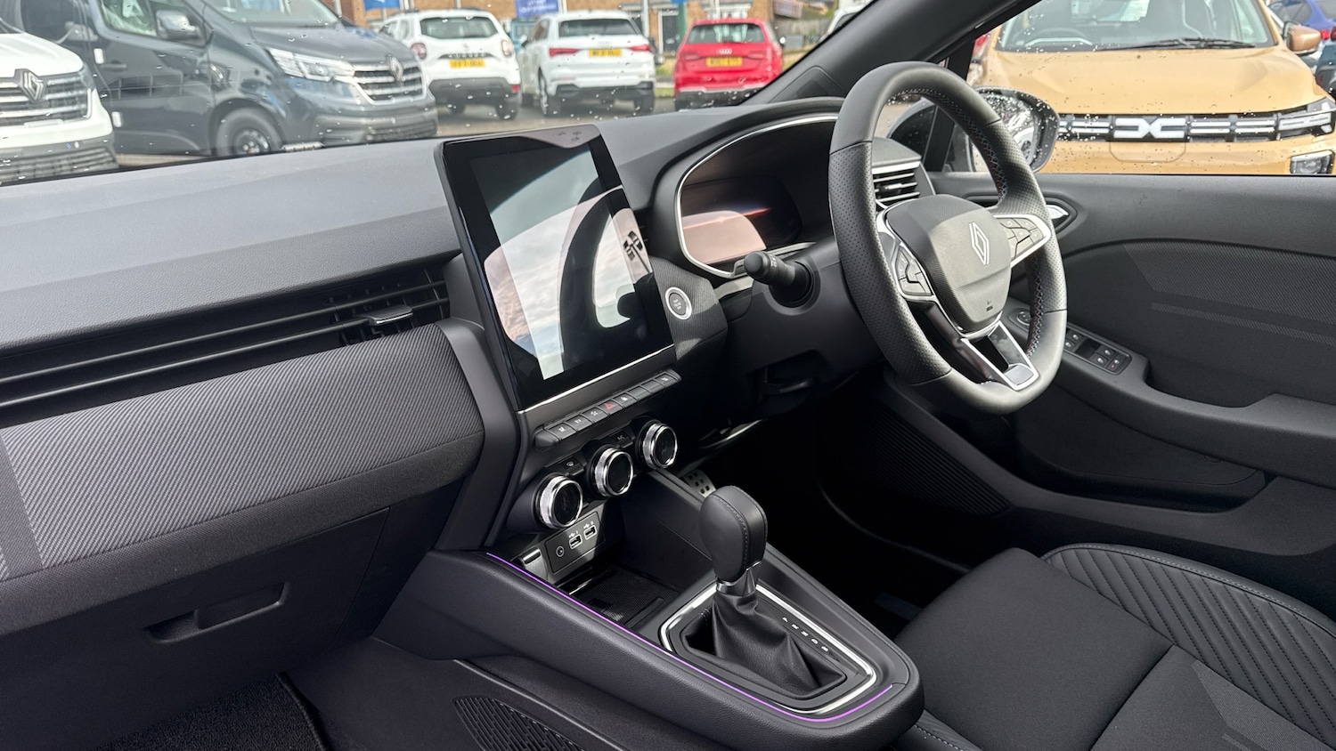 Used Renault Clio 2025 for sale - 76164402: Photo 9