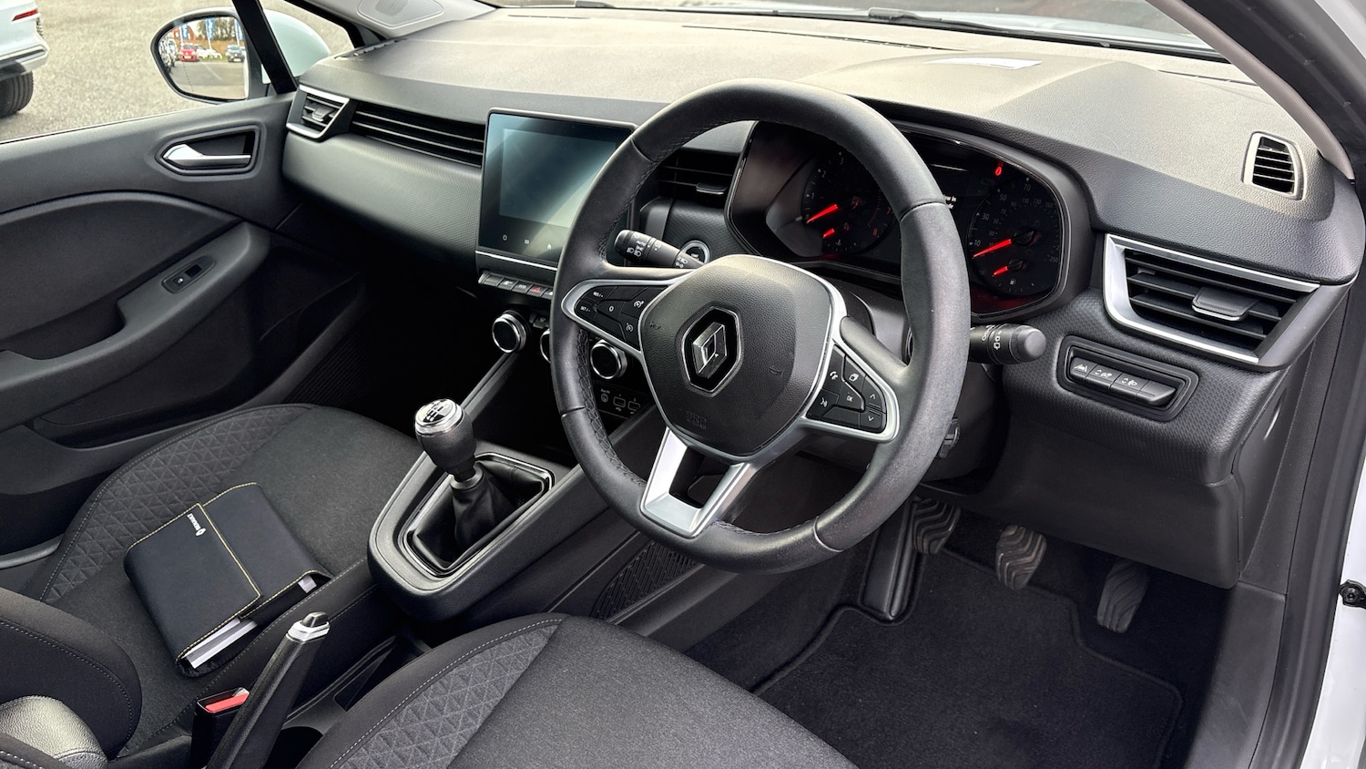 Used Renault Clio 2022 for sale - 76719187: Photo 11