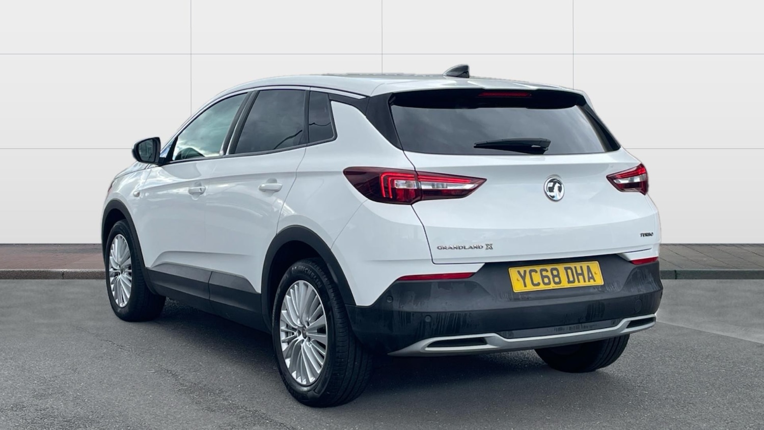 Used Vauxhall Grandland X 2018 for sale - 78041733: Photo 2