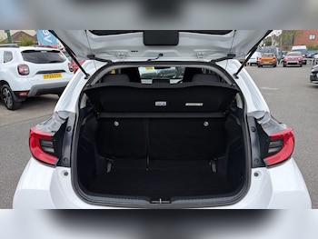 Used Toyota Yaris 2021 for sale - 78939325: Photo
