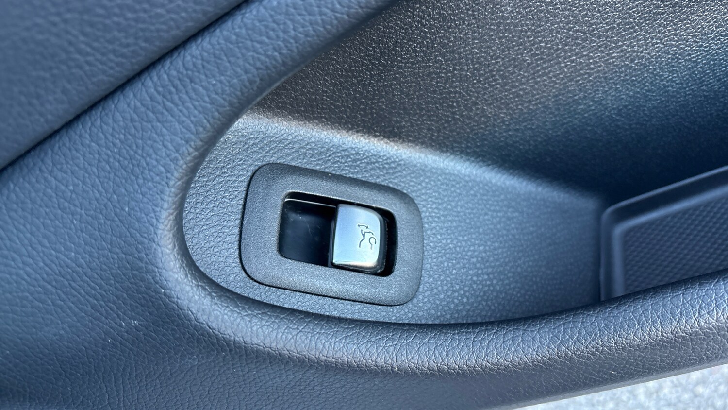 Used Mercedes-Benz C Class 2019 for sale - 76627891: Photo 43