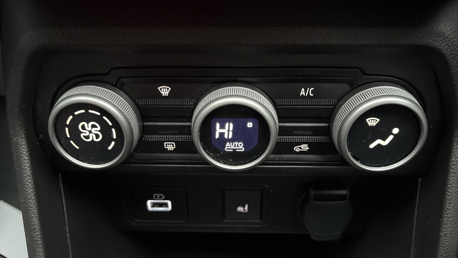 Used Dacia Jogger 2023 for sale - 77619768: Photo 28