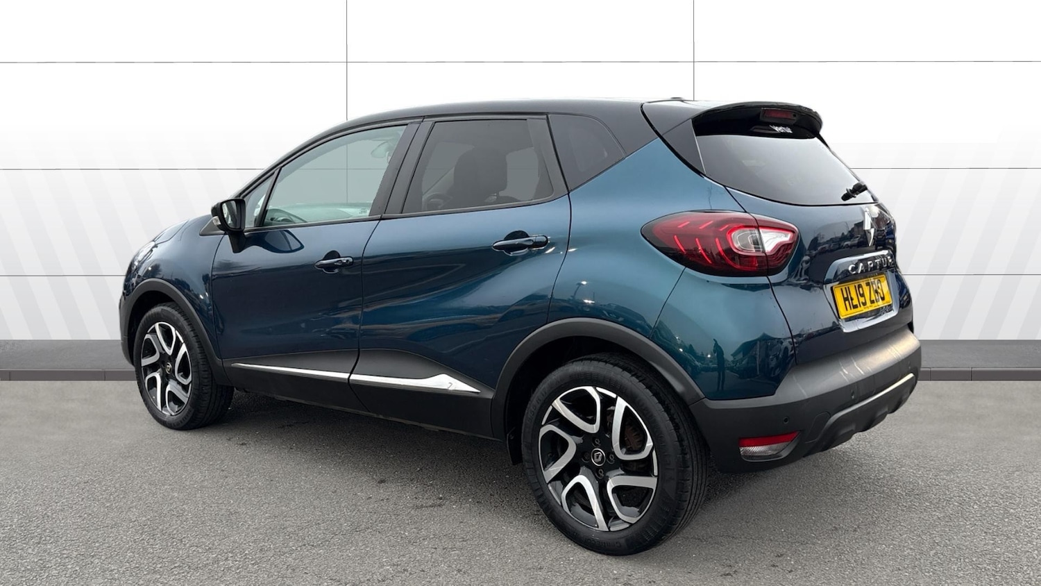 Used Renault Captur 2019 for sale - 77460168: Photo 2