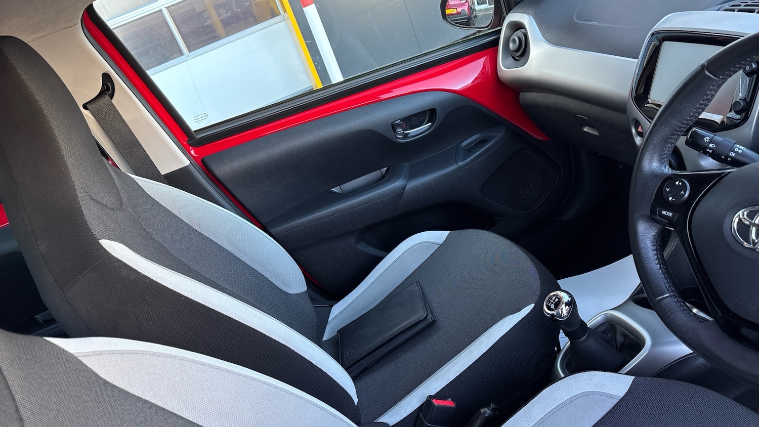 Used Toyota AYGO 2016 for sale - 77363943: Photo 14