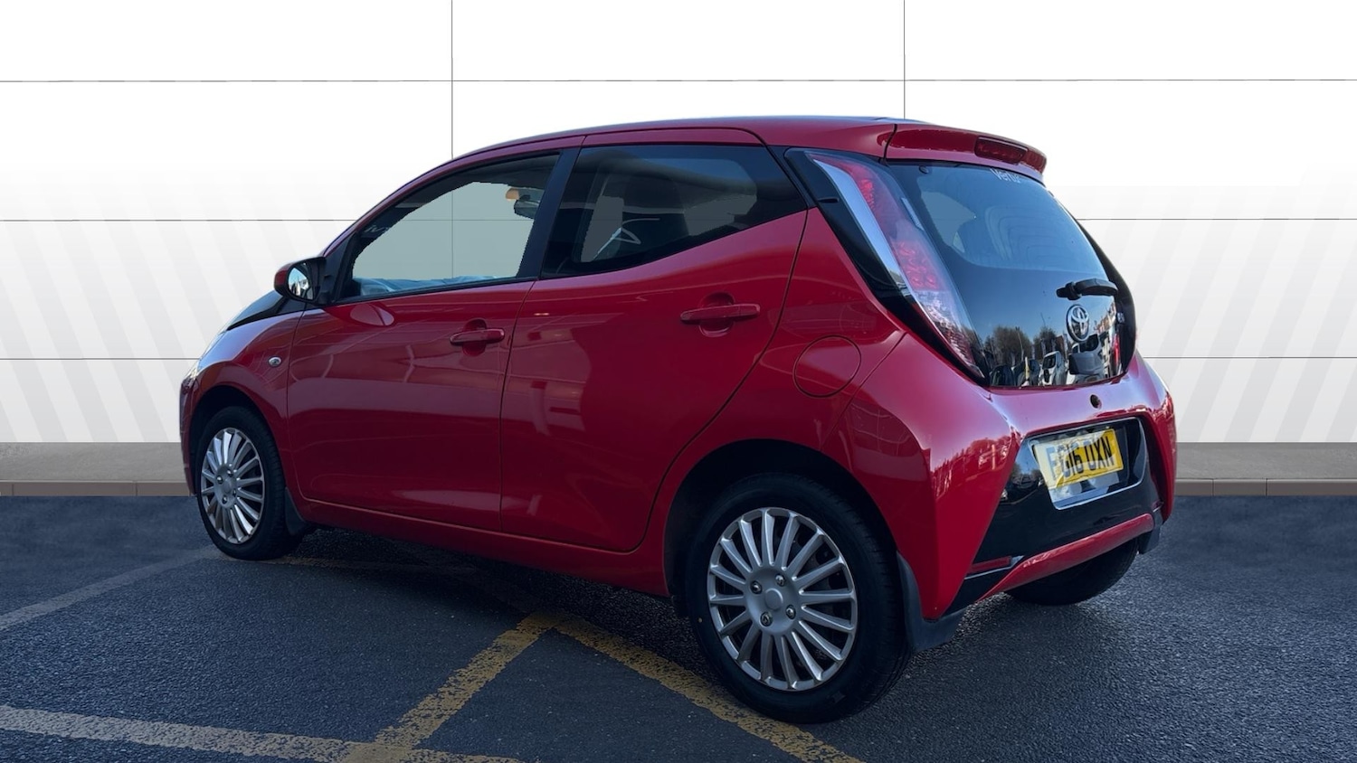 Used Toyota AYGO 2016 for sale - 77363943: Photo 2