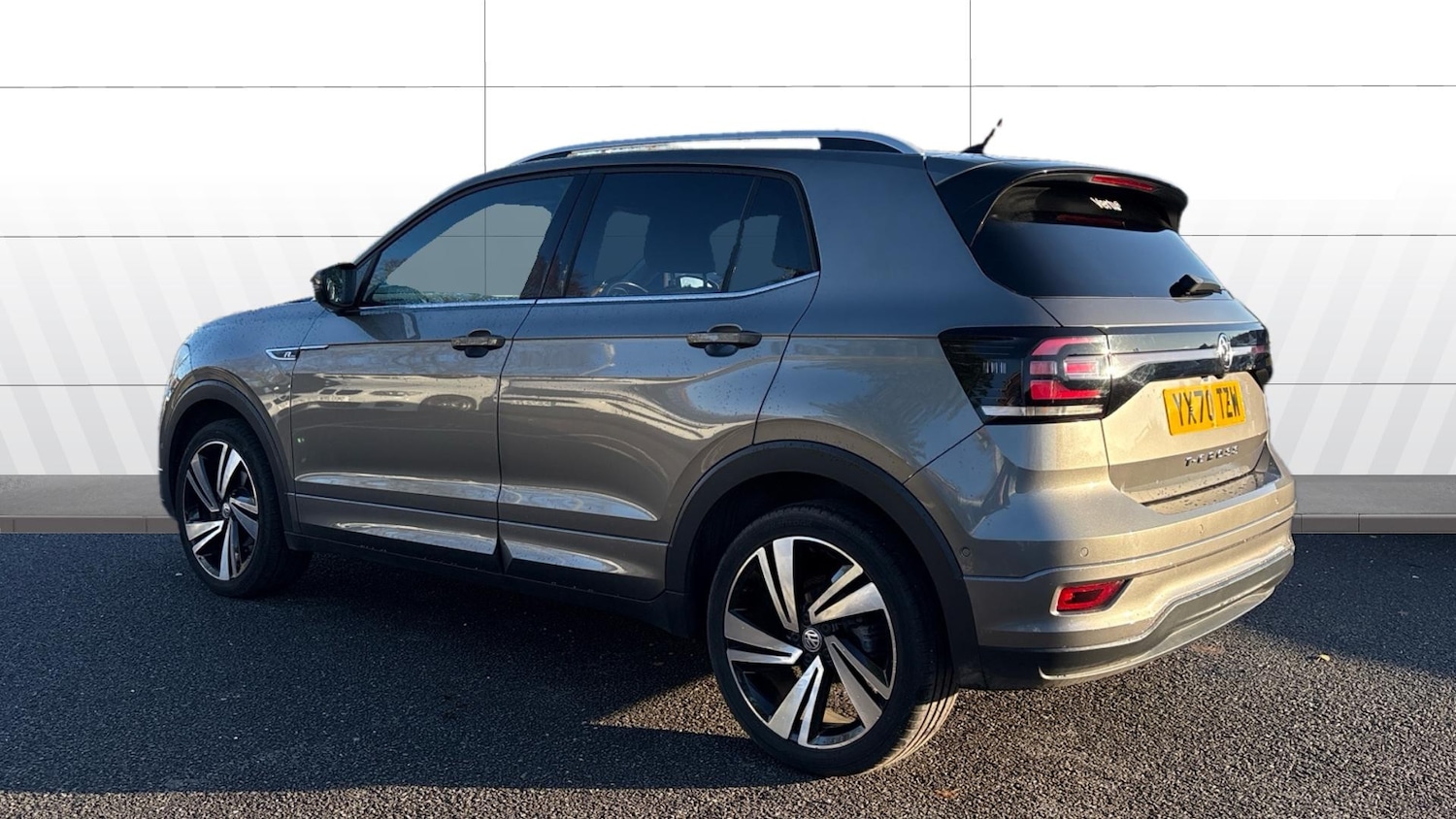 Used Volkswagen T-Cross 2020 for sale - 76905973: Photo 2