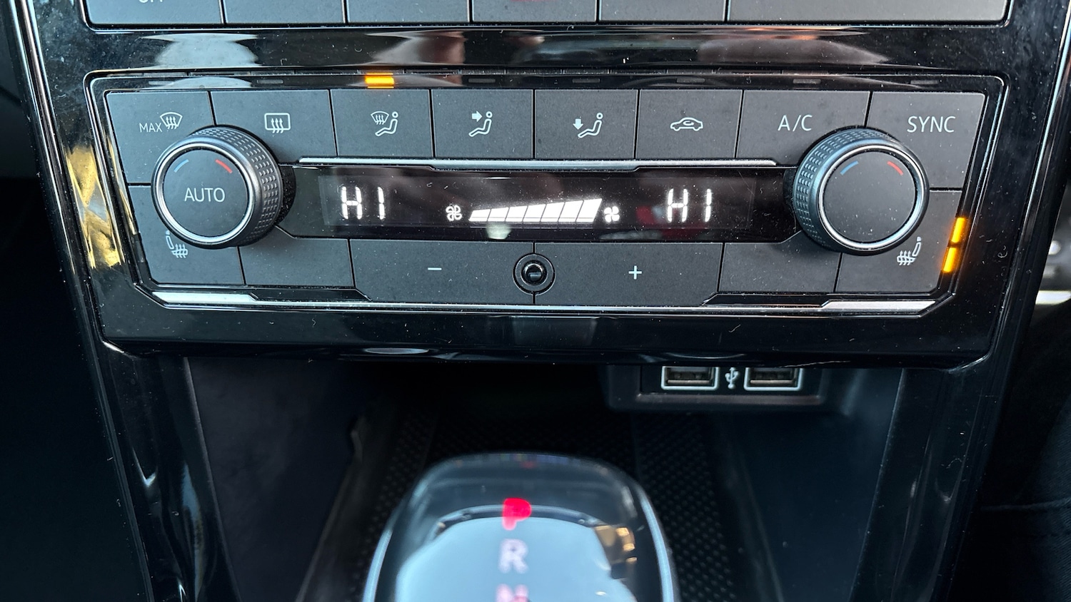 Used Volkswagen T-Cross 2020 for sale - 76905973: Photo 32