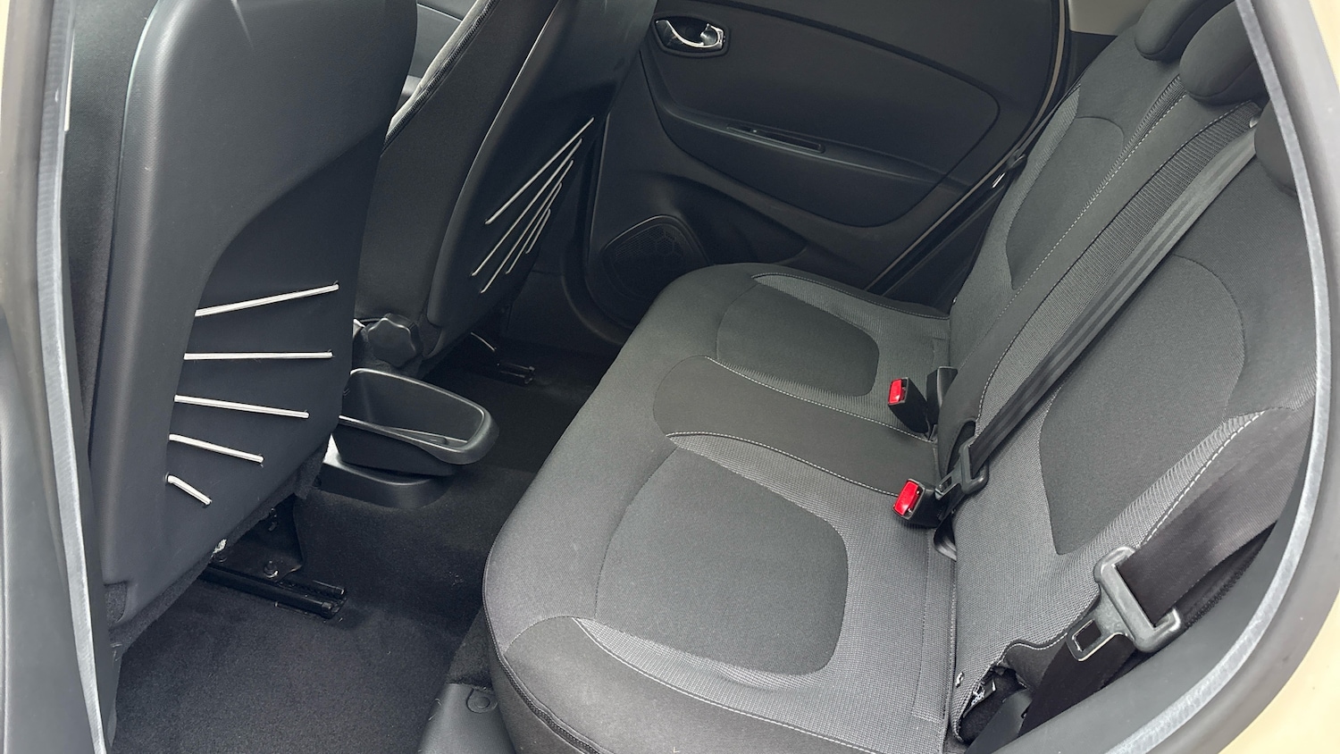 Used Renault Captur 2015 for sale - 77420965: Photo 16