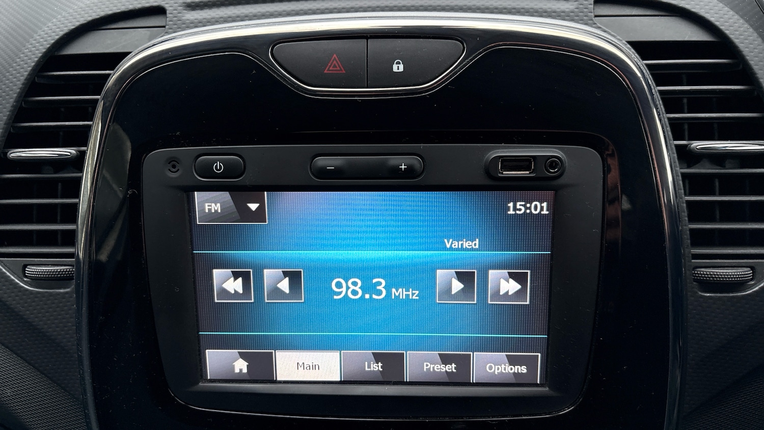 Used Renault Captur 2015 for sale - 77420965: Photo 24