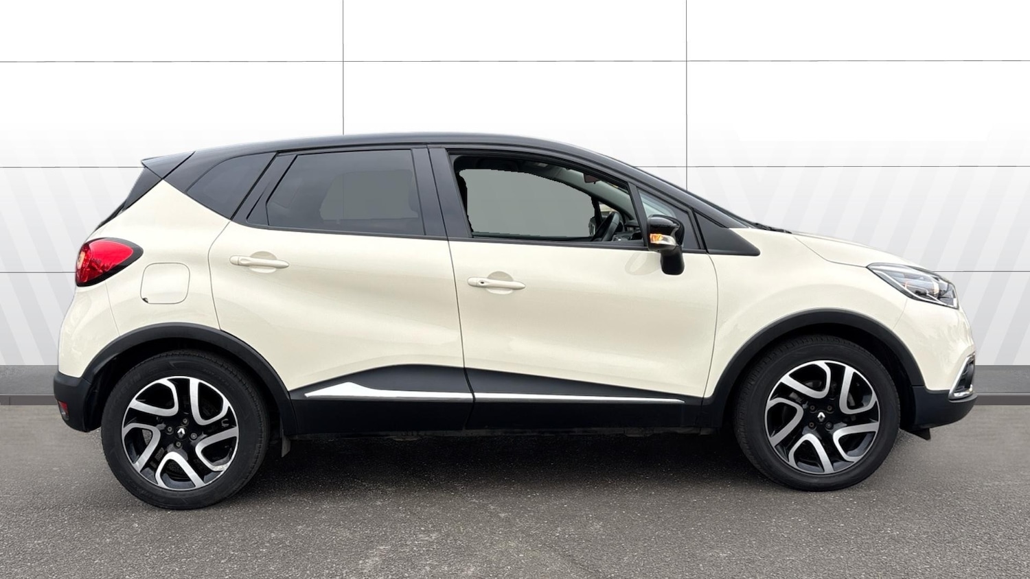 Used Renault Captur 2015 for sale - 77420965: Photo 5