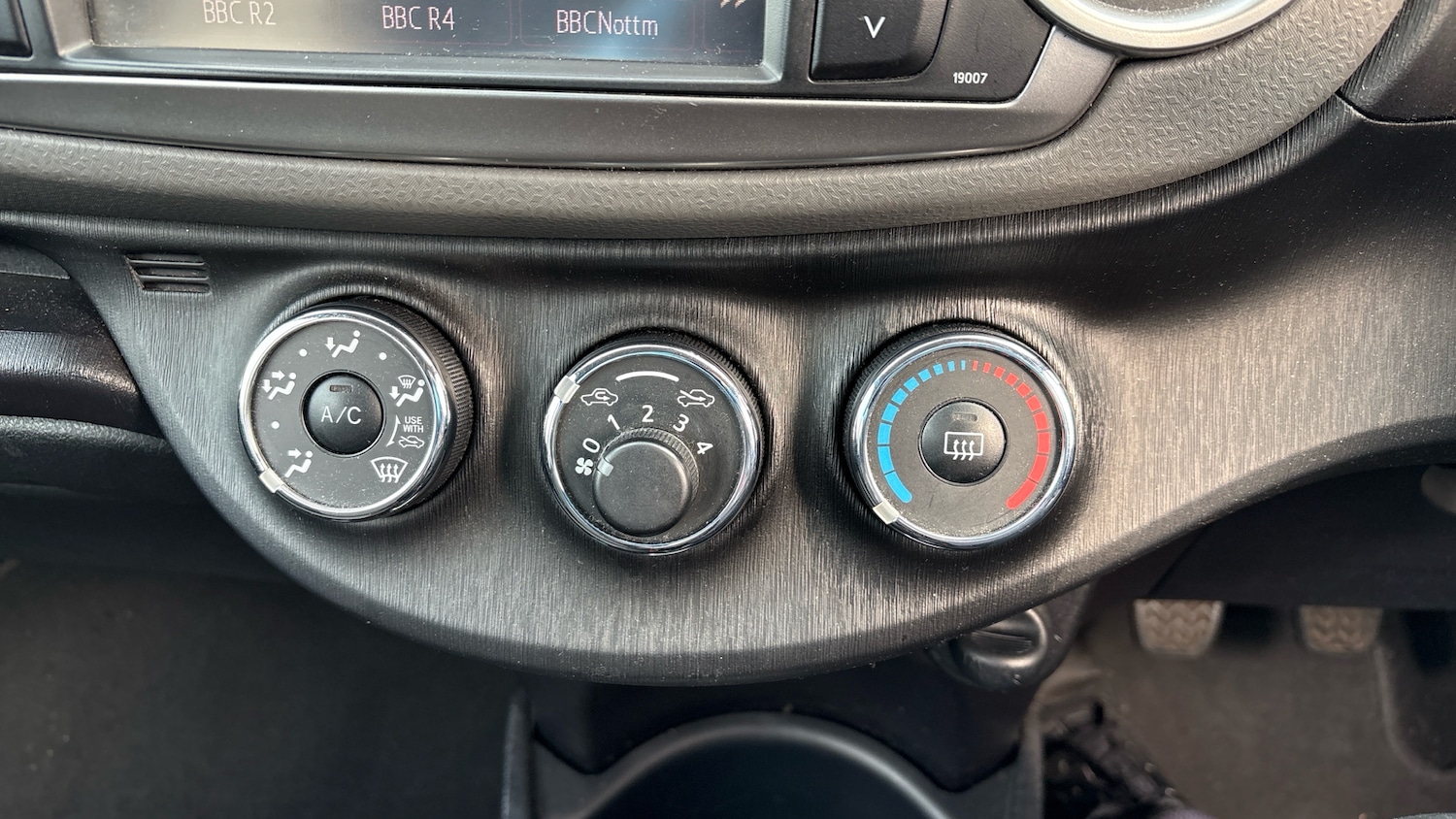 Used Toyota Yaris 2013 for sale - 76467915: Photo 25