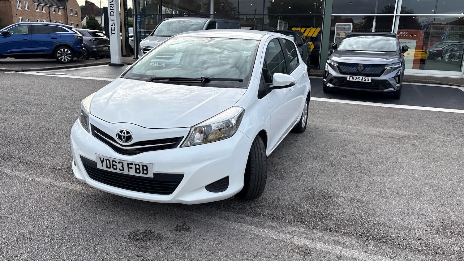Used Toyota Yaris 2013 for sale - 76467915: Photo 37