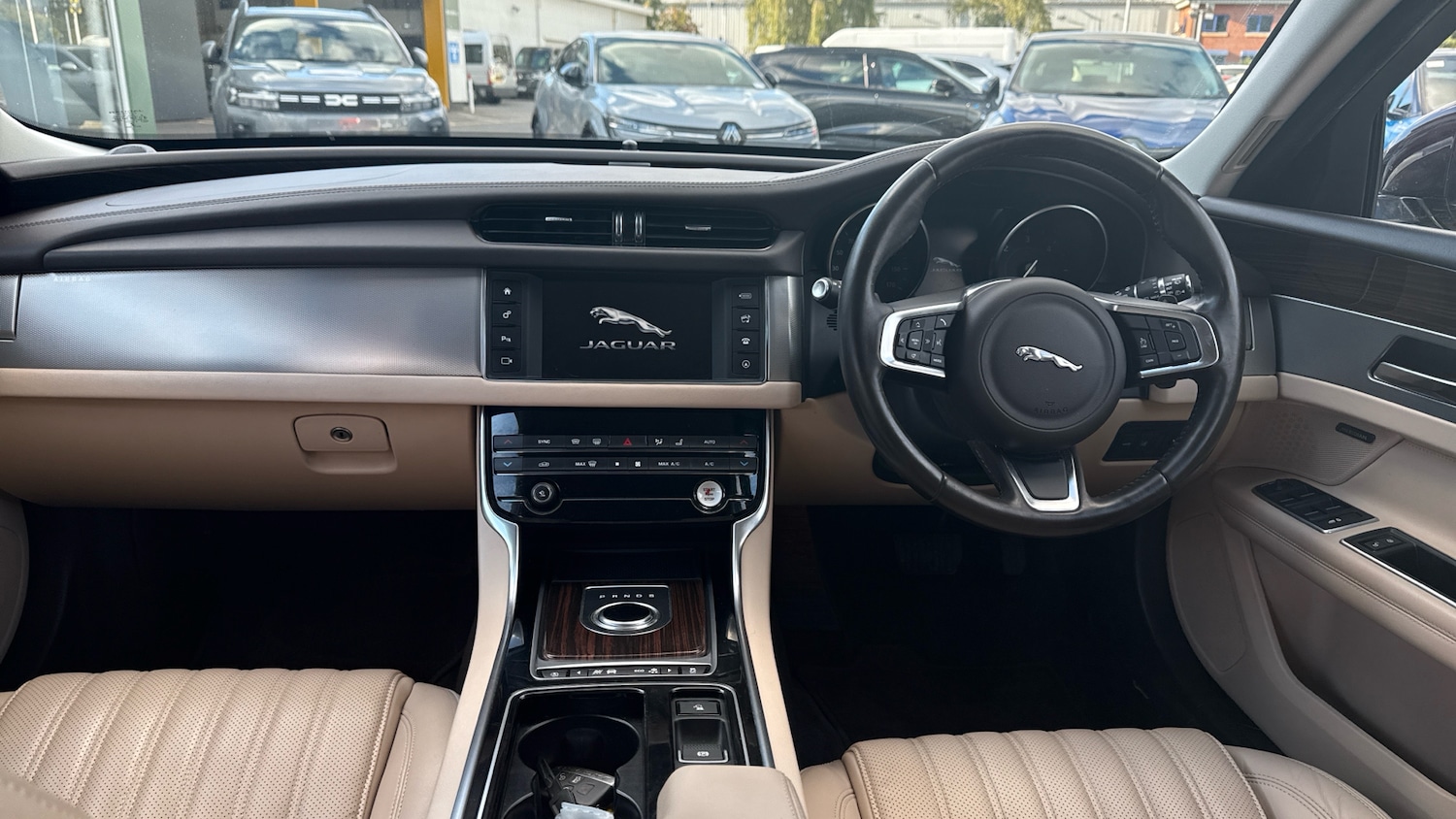 Used Jaguar XF 2018 for sale - 77324346: Photo 10