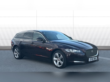 Used Jaguar XF 2018 for sale - 77324346: Photo
