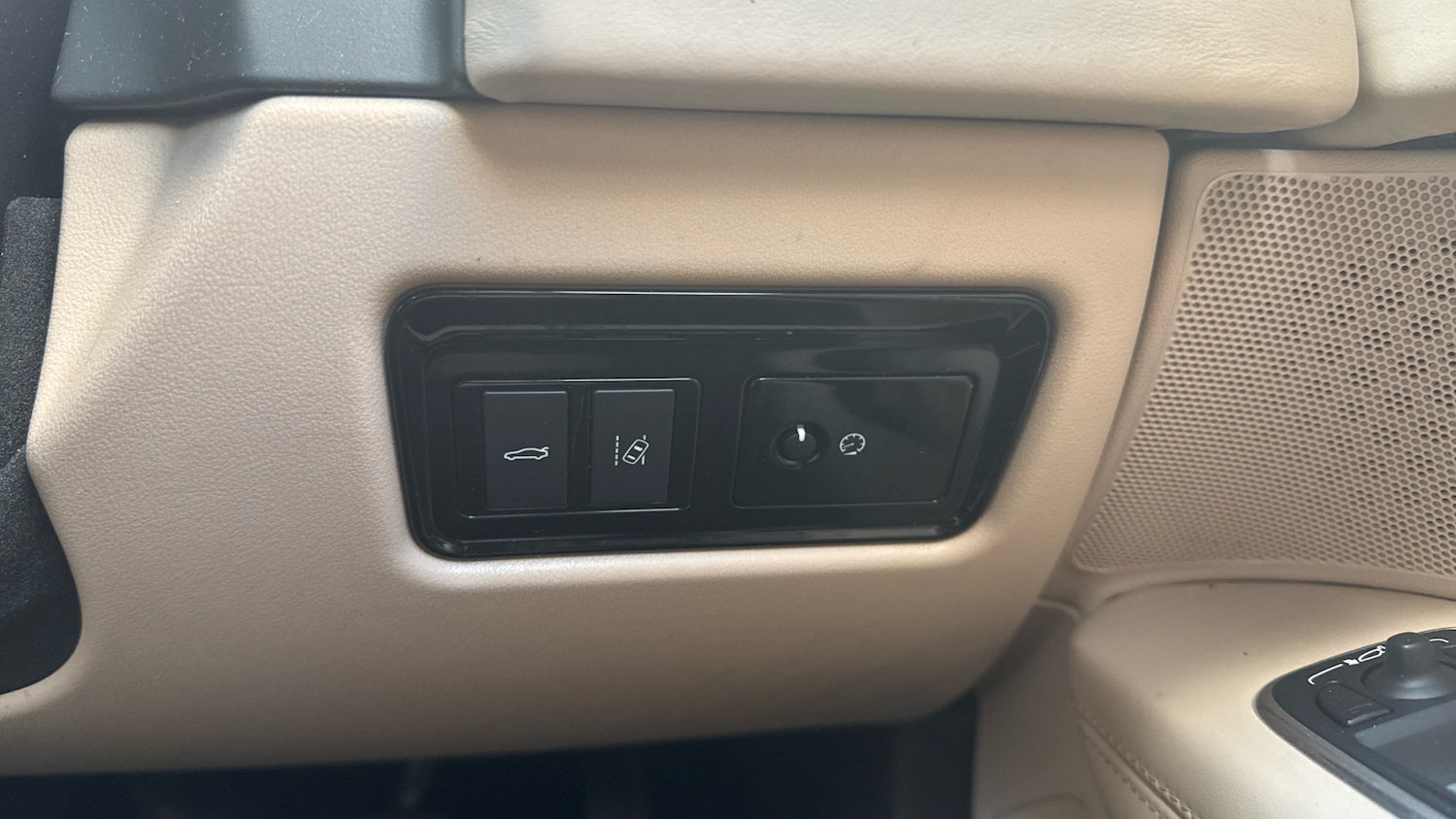 Used Jaguar XF 2018 for sale - 77324346: Photo 25