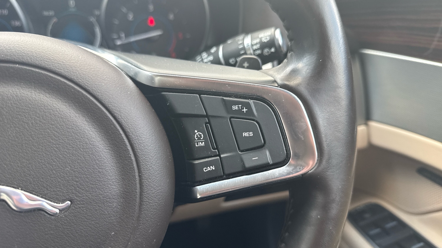 Used Jaguar XF 2018 for sale - 77324346: Photo 26