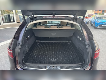 Used Jaguar XF 2018 for sale - 77324346: Photo