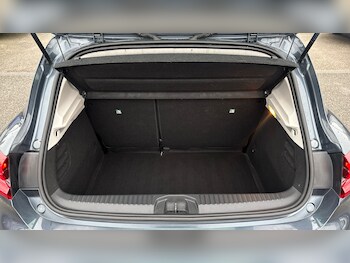 Used Renault Clio 2021 for sale - 76984672: Photo