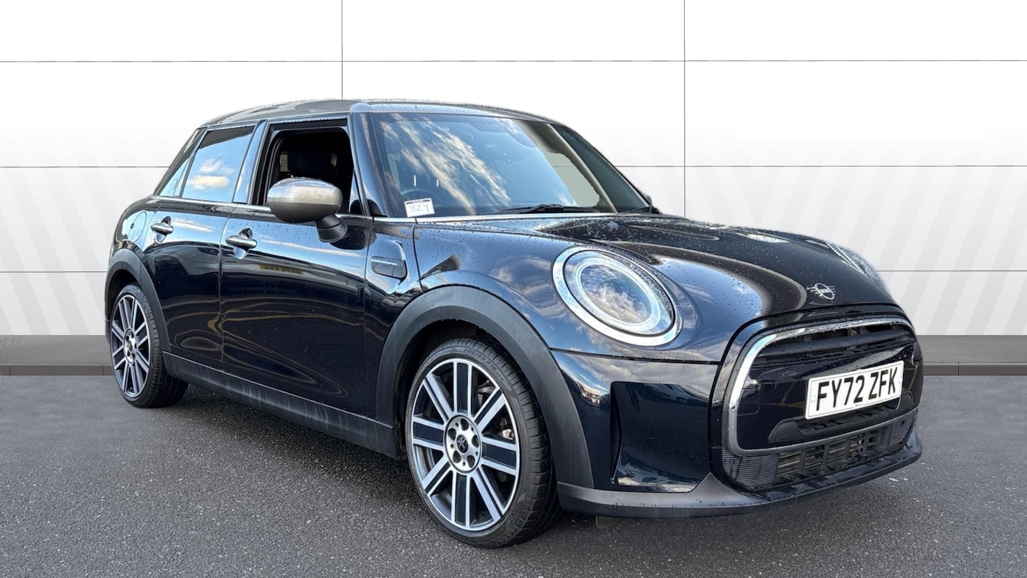 Used MINI Hatch 2022 for sale - 76332681: Photo 1