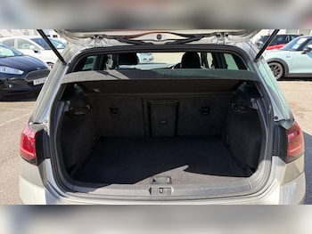 Used Volkswagen Golf 2018 for sale - 78370840: Photo