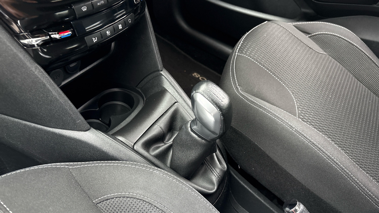 Used Peugeot 208 2019 for sale - 76332686: Photo 13