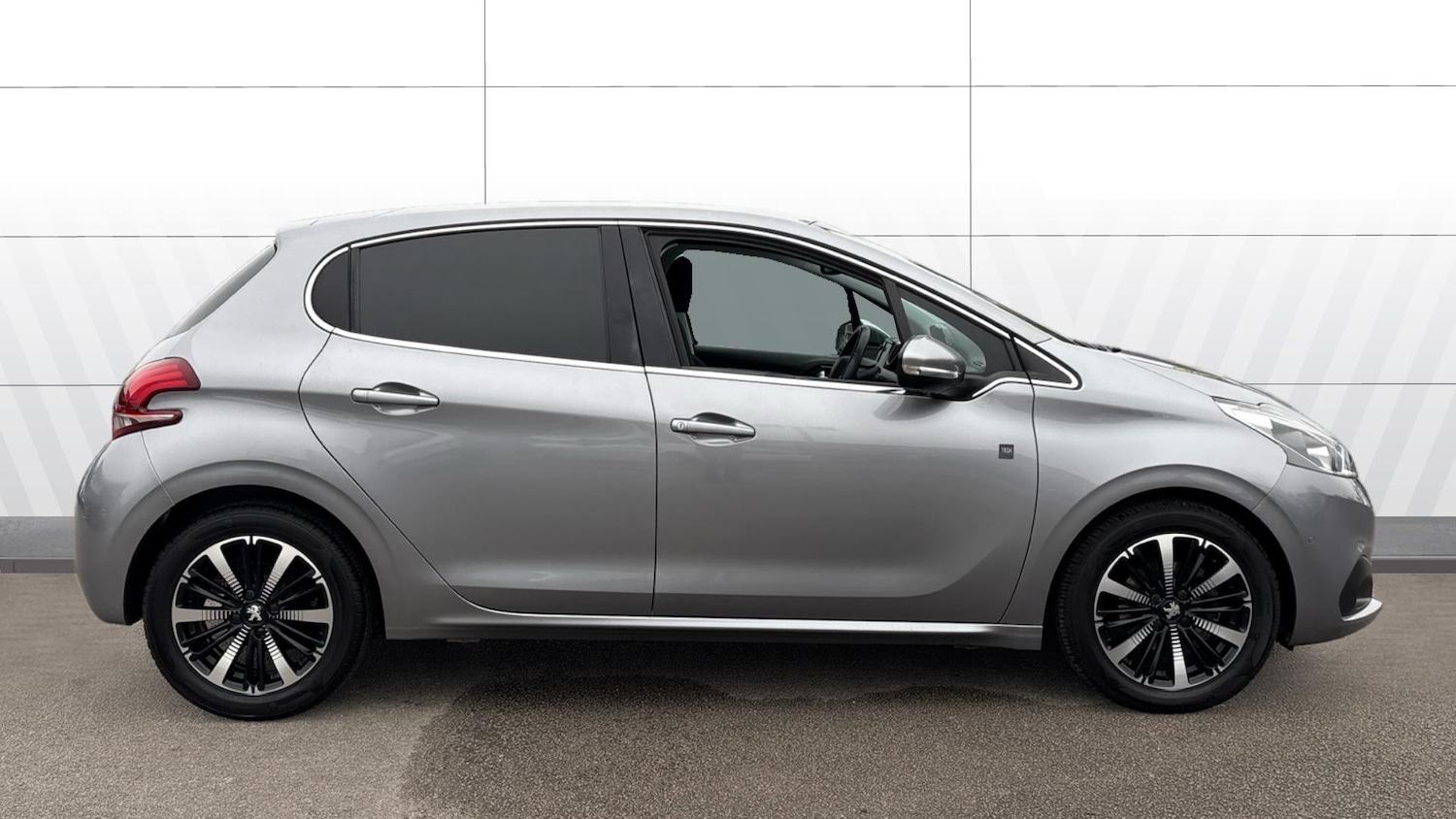 Used Peugeot 208 2019 for sale - 76332686: Photo 5
