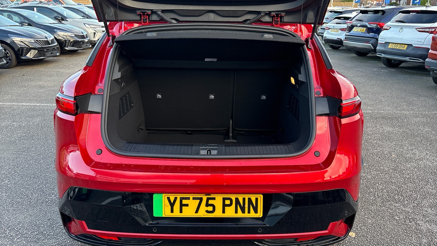 Used Renault Megane E Tech 2025 for sale - 76960625: Photo 4