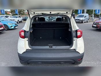 Used Renault Captur 2015 for sale - 75567305: Photo
