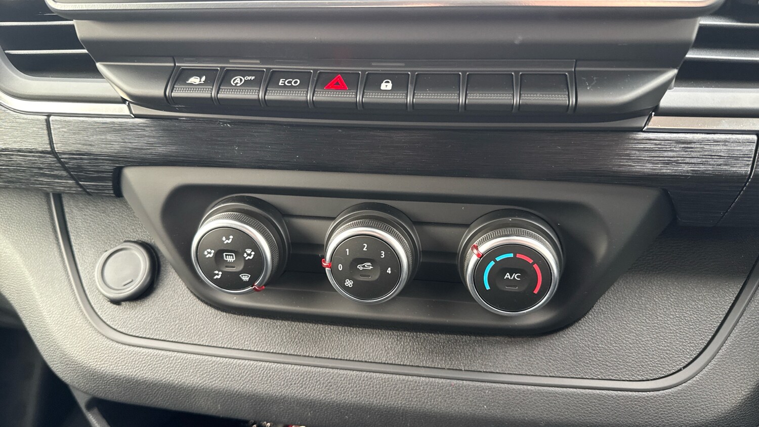 Used Renault Trafic 2025 for sale - 76616381: Photo 32