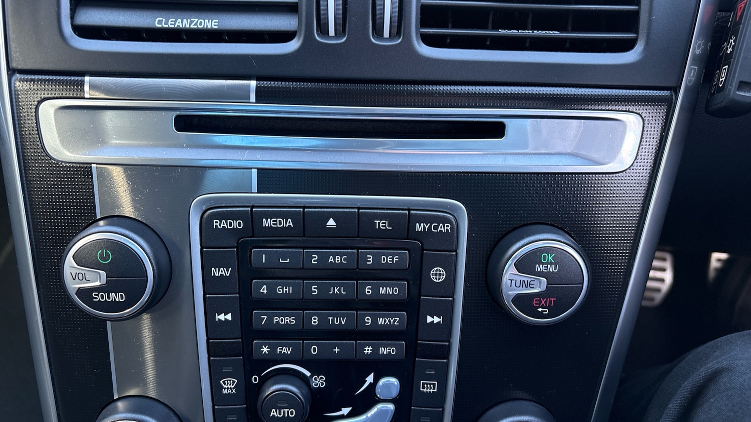 Used Volvo XC60 2016 for sale - 76566158: Photo 25