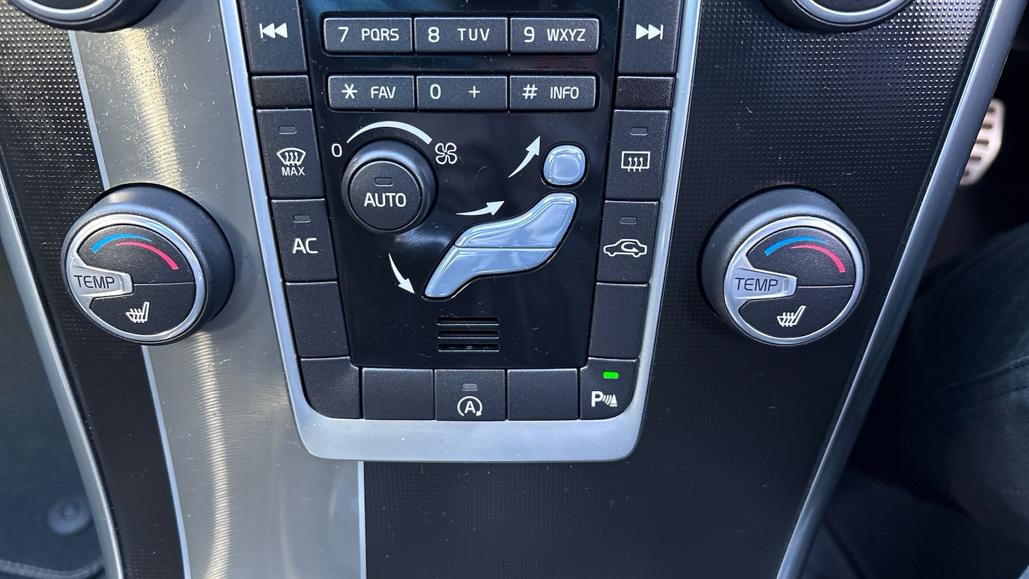 Used Volvo XC60 2016 for sale - 76566158: Photo 26