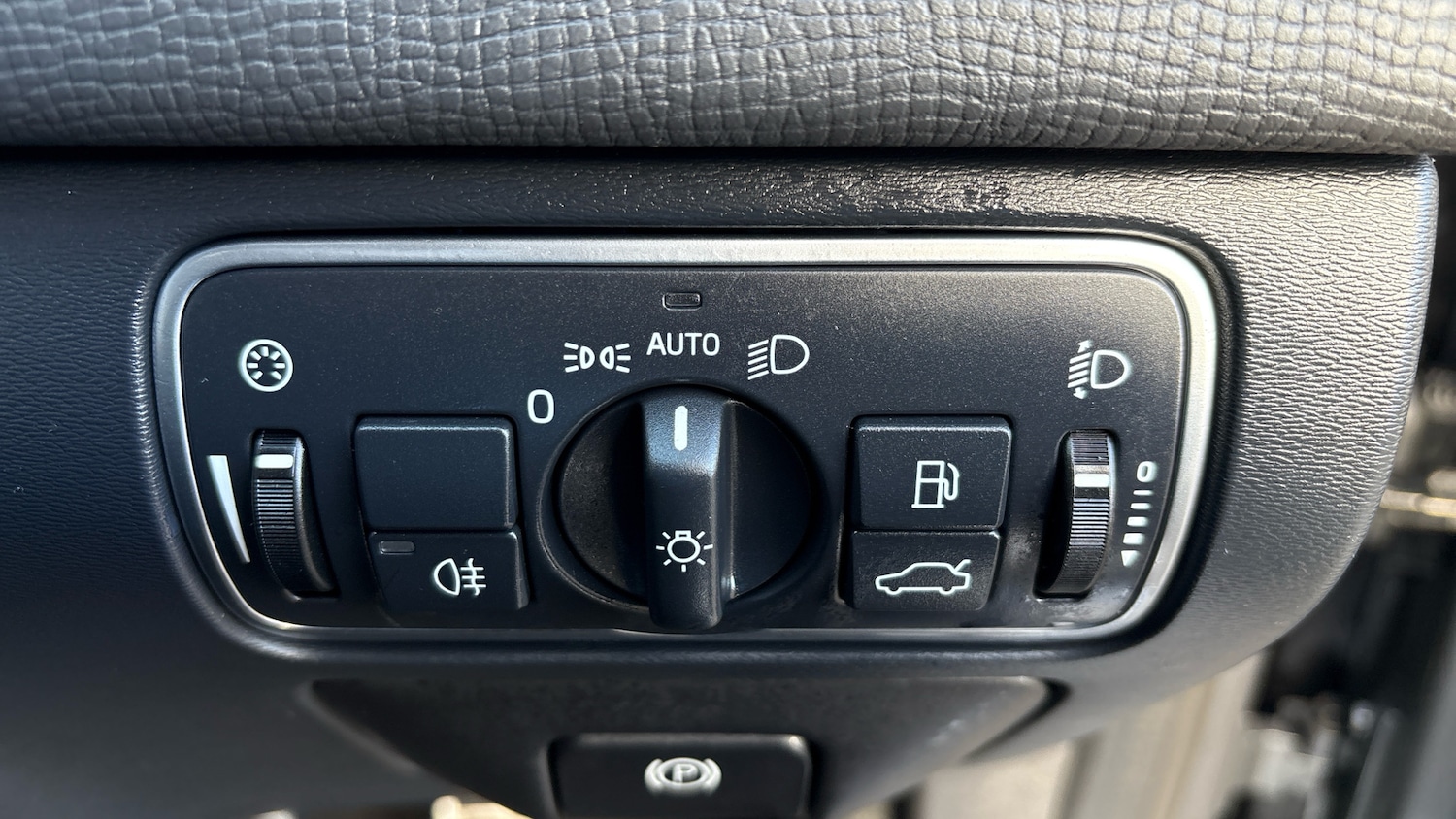 Used Volvo XC60 2016 for sale - 76566158: Photo 36