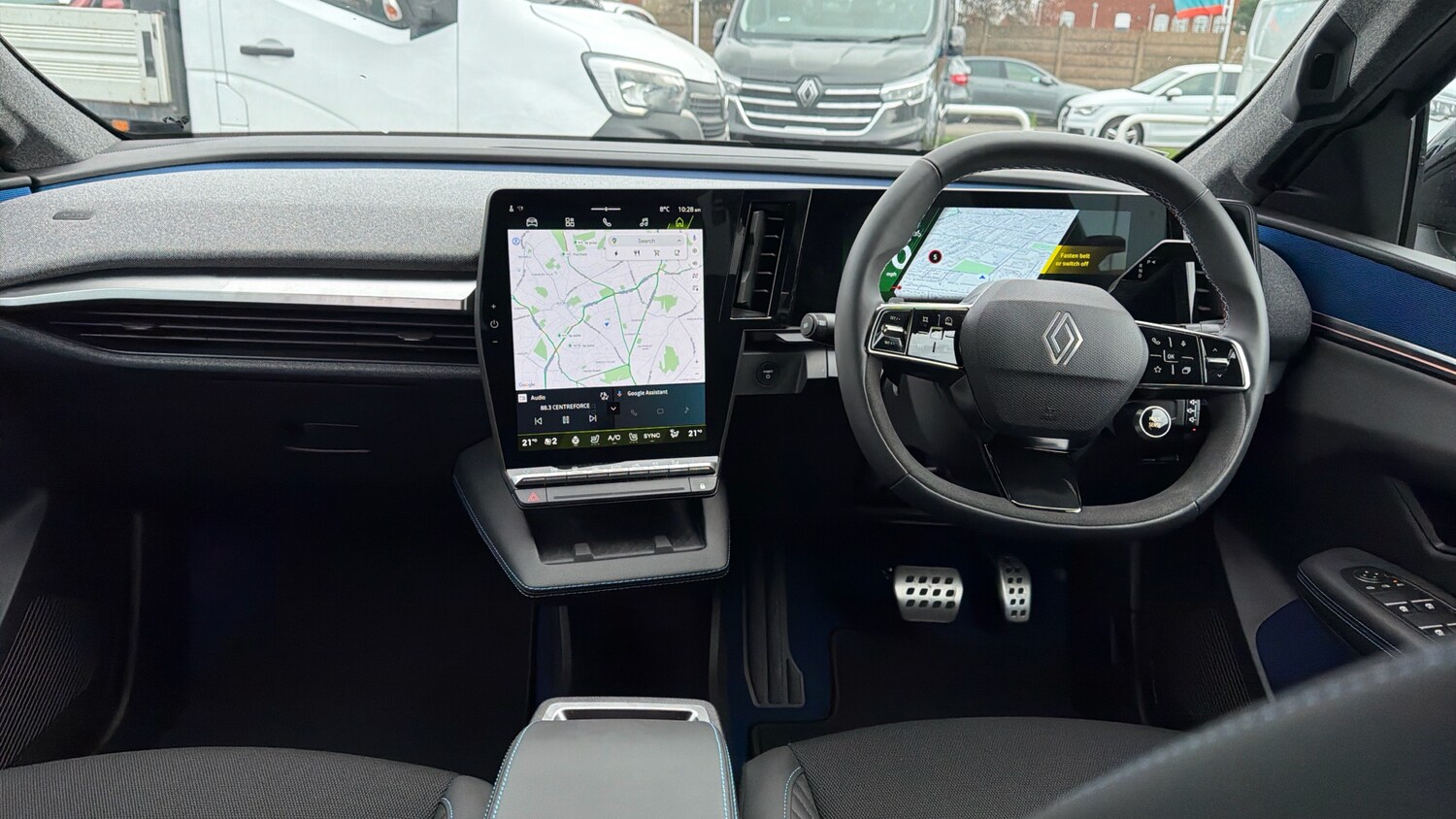 Used Renault Scenic E-Tech 2025 for sale - 77915854: Photo 10