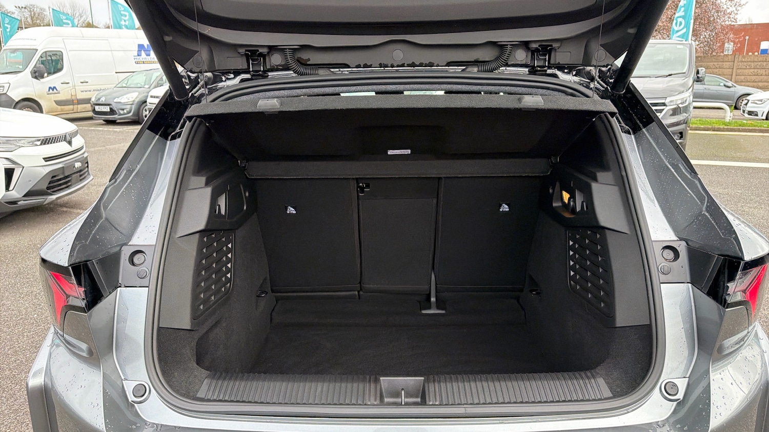 Used Renault Scenic E-Tech 2025 for sale - 77915854: Photo 4