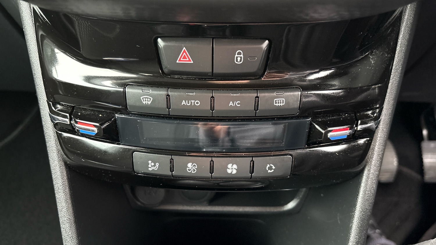 Used Peugeot 208 2019 for sale - 76718853: Photo 25