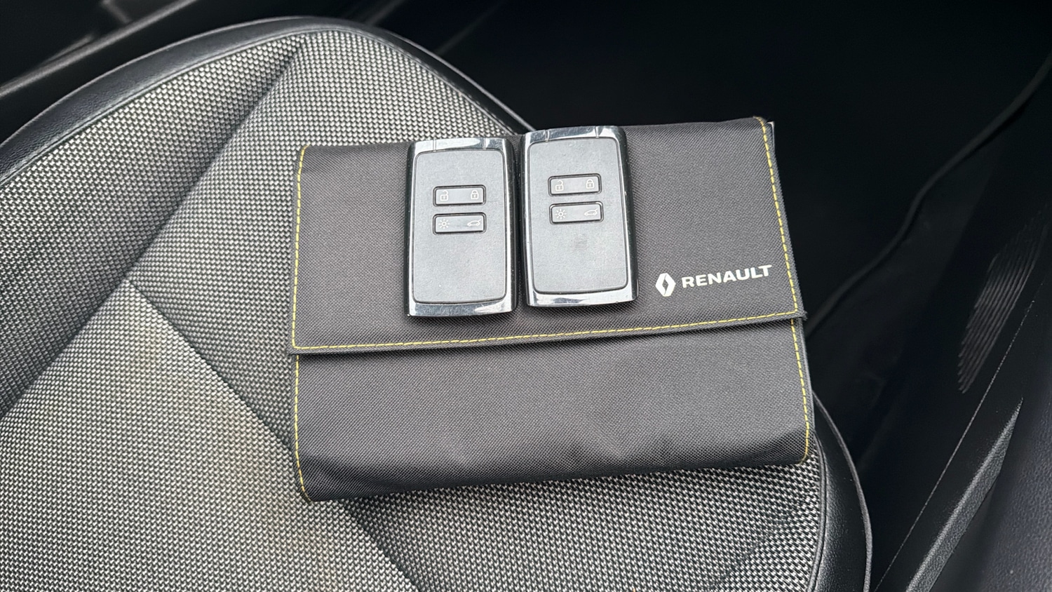 Used Renault Captur 2022 for sale - 76968704: Photo 19