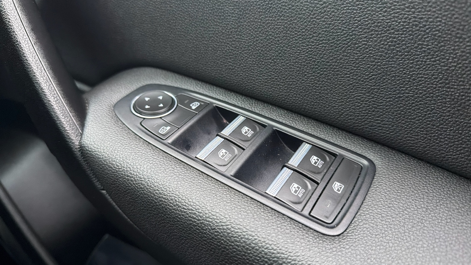 Used Renault Captur 2022 for sale - 76968704: Photo 25