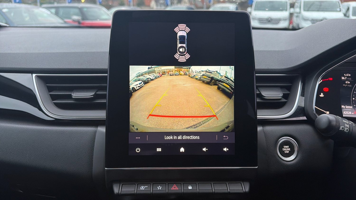 Used Renault Captur 2022 for sale - 76968704: Photo 31