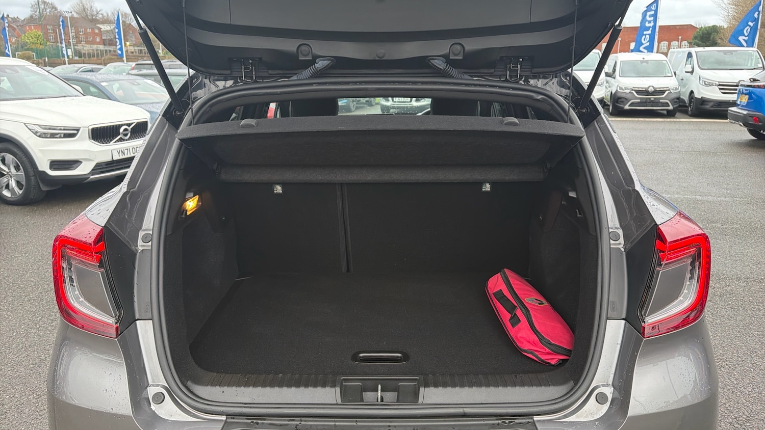 Used Renault Captur 2022 for sale - 76968704: Photo 4