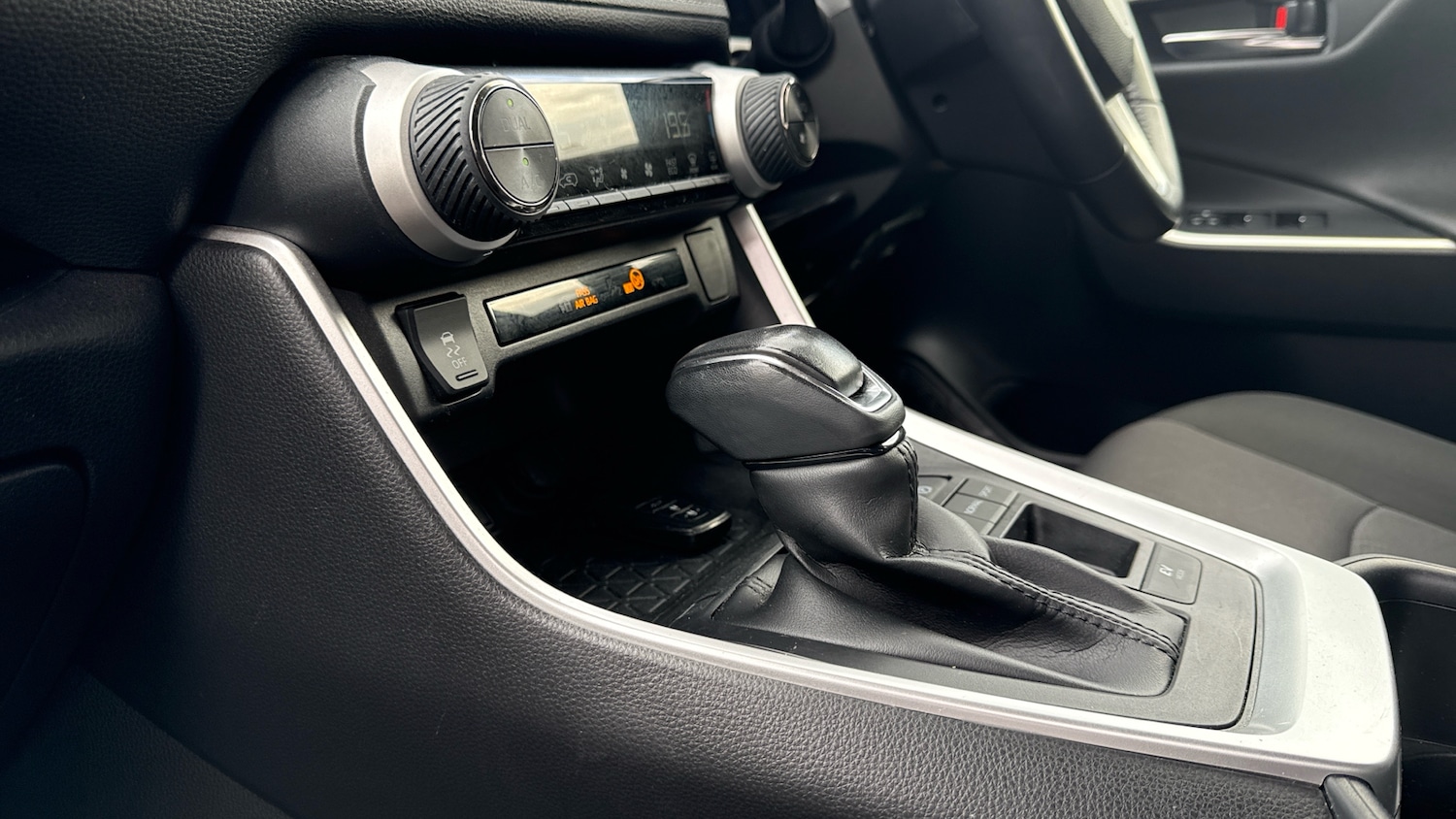 Used Toyota RAV4 2023 for sale - 76161852: Photo 13