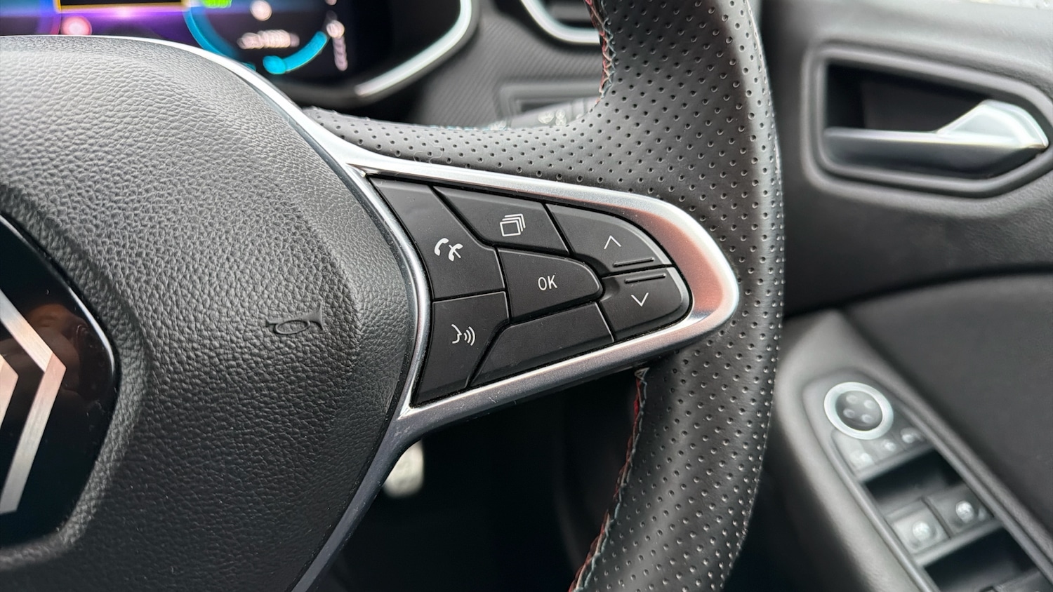 Used Renault Clio 2023 for sale - 77085397: Photo 23