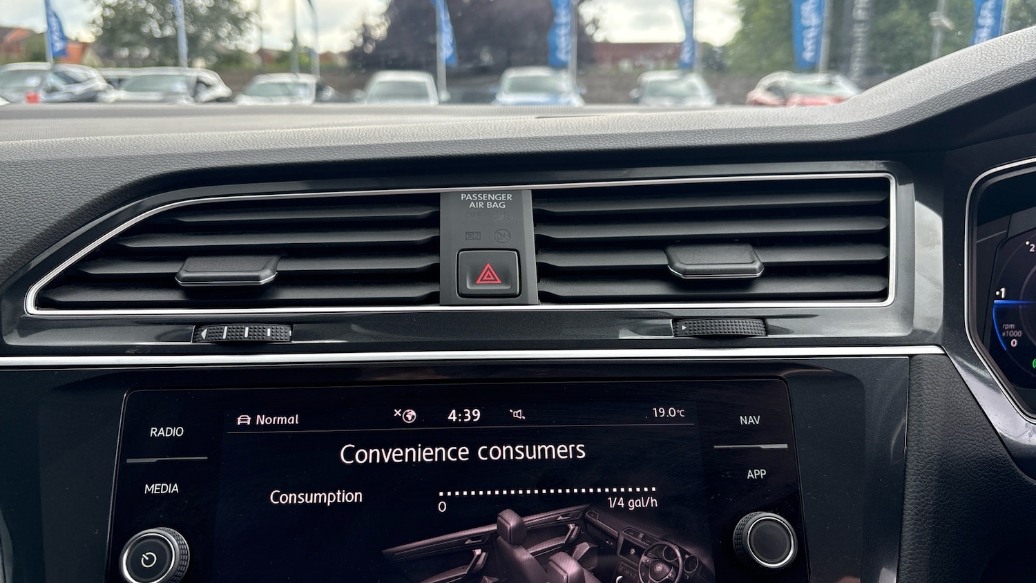 Used Volkswagen Tiguan 2019 for sale - 76639599: Photo 25