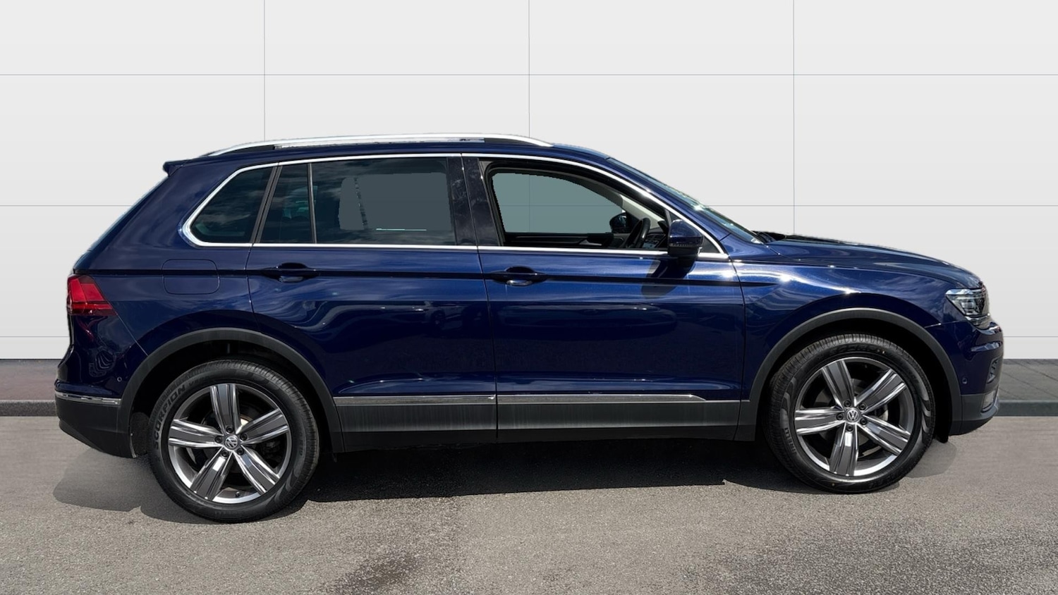 Used Volkswagen Tiguan 2019 for sale - 76639599: Photo 5