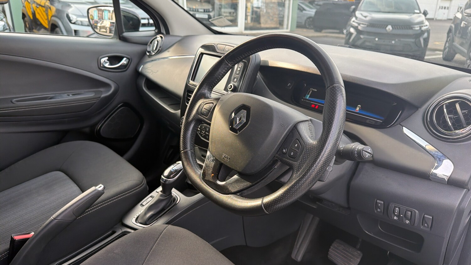 Used Renault Zoe 2019 for sale - 77963059: Photo 11