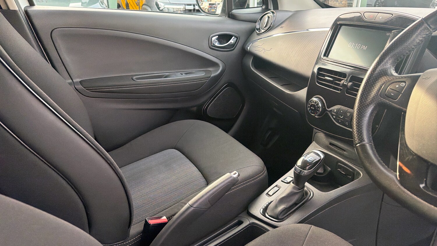 Used Renault Zoe 2019 for sale - 77963059: Photo 14