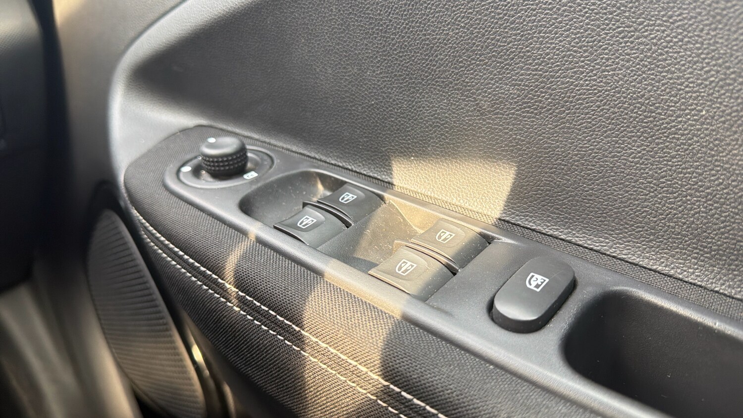 Used Renault Zoe 2019 for sale - 77963059: Photo 21