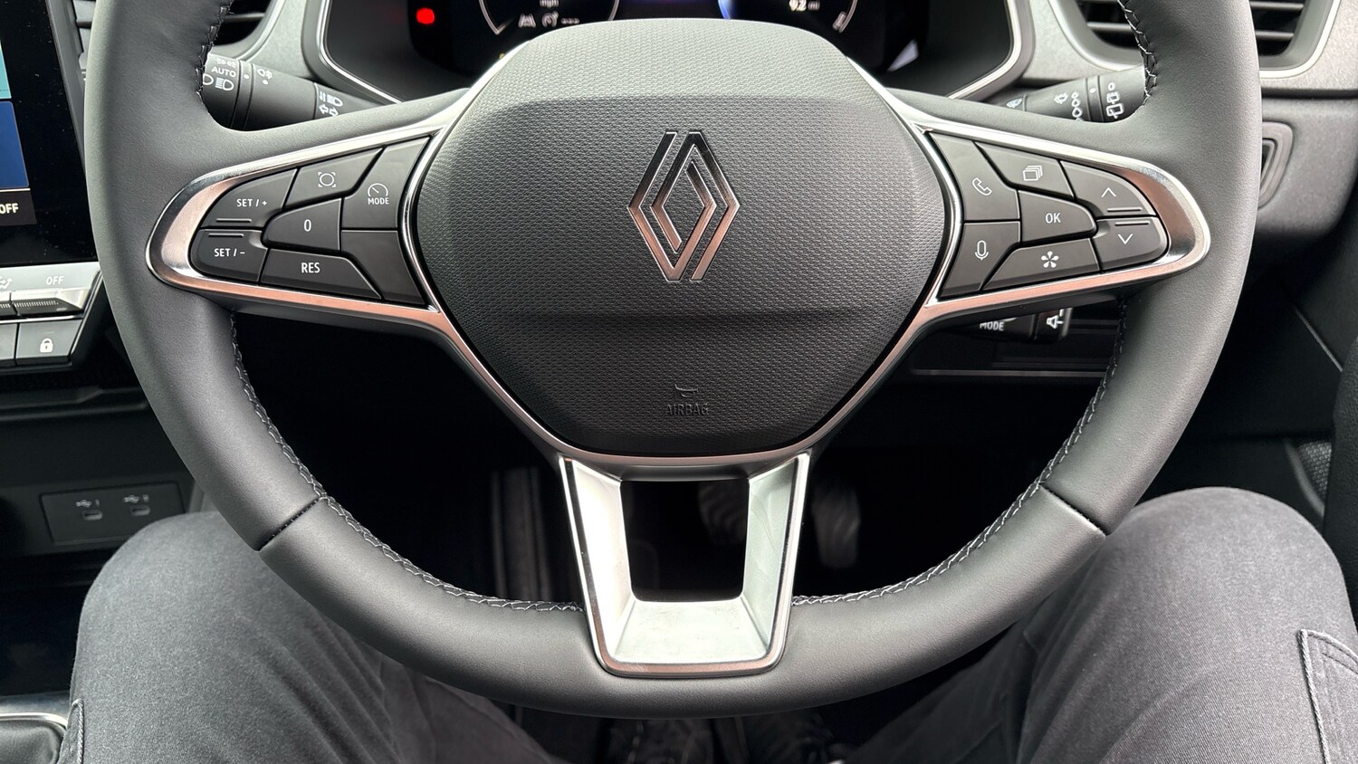 Used Renault Captur 2025 for sale - 77963051: Photo 32