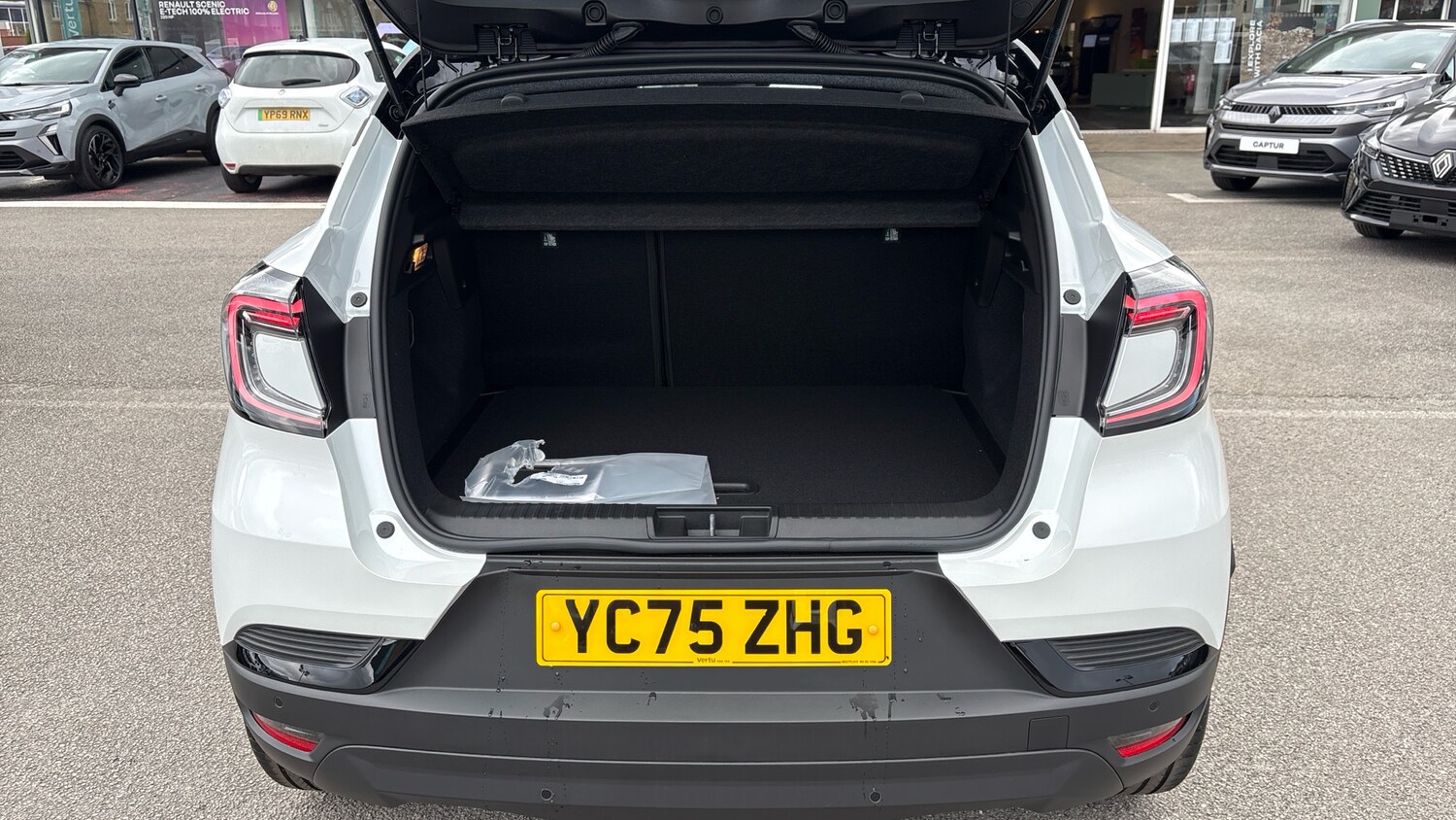 Used Renault Captur 2025 for sale - 77963051: Photo 4