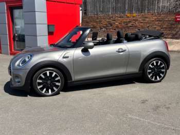Used MINI Convertible 2018 for sale - 74607925: Photo